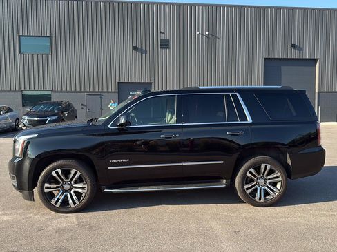 Used 2017 GMC Yukon Denali w/ Open Road Package AWD/4WD image 6
