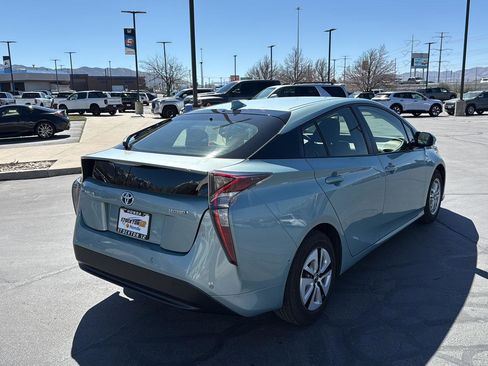 Used 2018 Toyota Prius Two w/ Prius Two Safety Plus Package image 7
