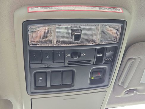 Used 2023 Toyota 4Runner Limited image 30