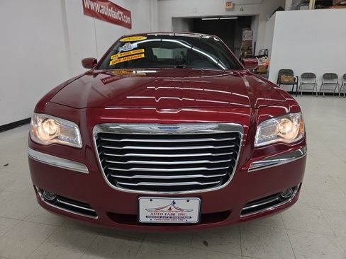 Used 2013 Chrysler 300 AWD w/ Driver Convenience Group image 2