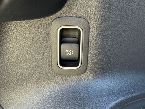 Used 2025 Mercedes-Benz GLA 250 image 27