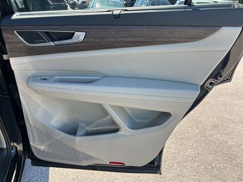 Used 2025 Volkswagen Atlas SEL Premium R-Line image 49