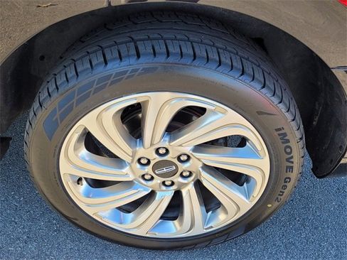 Used 2024 Lincoln Navigator Reserve image 20