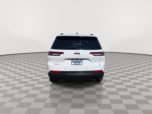 Used 2024 Jeep Grand Cherokee L Laredo image 7