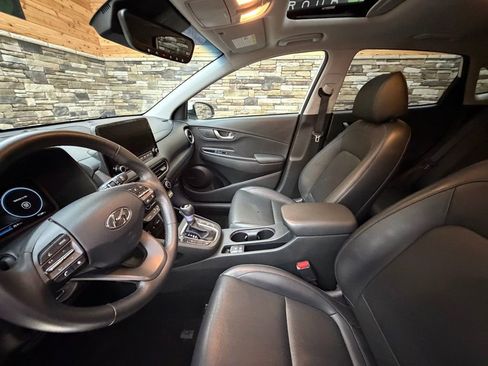 Used 2023 Hyundai Kona Limited w/ Cargo Package image 11