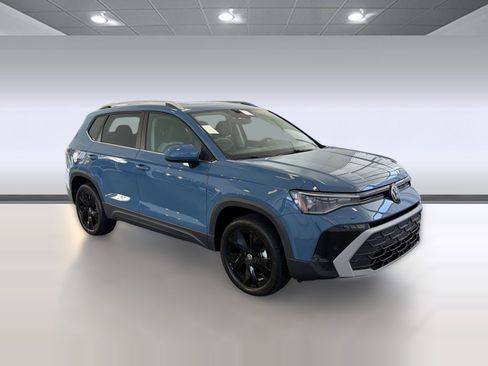 New 2026 Volkswagen Taos SE FWD image 7
