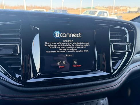 Used 2023 Dodge Durango GT image 25