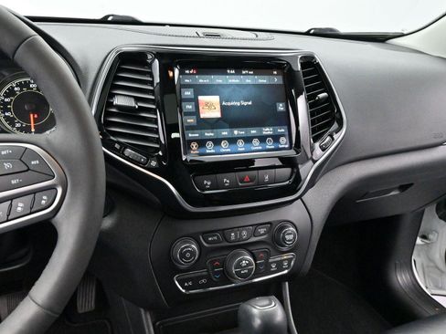 Used 2022 Jeep Cherokee Limited image 18