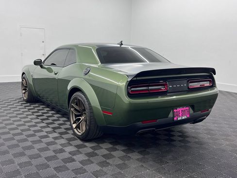 Used 2022 Dodge Challenger SRT Hellcat RWD image 3