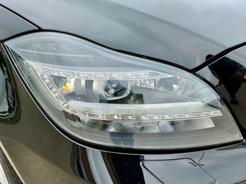 Used 2013 Mercedes-Benz CLS 550 4MATIC image 8