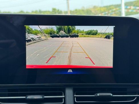 Used 2024 Chevrolet Trax LT w/ Driver Confidence Package FWD image 20