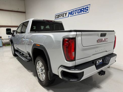 Used 2020 GMC Sierra 2500 Denali w/ Technology Package image 4