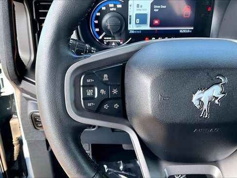 Certified 2024 Ford Bronco Badlands image 11