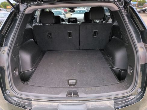 Used 2025 Chevrolet Blazer LT FWD image 28