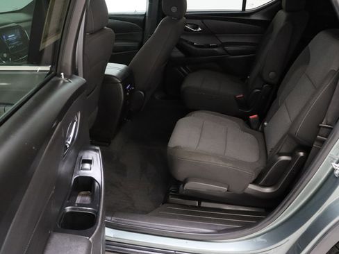 Used 2022 Chevrolet Traverse LT FWD image 30