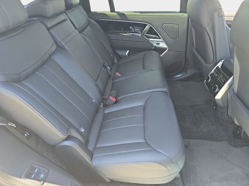 New 2026 Land Rover Range Rover Long Wheelbase SE AWD/4WD image 11