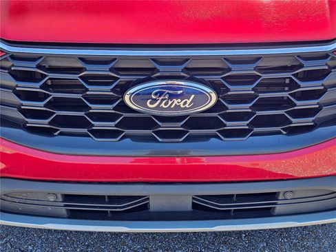 Used 2025 Ford Escape ST-Line w/ Tech Pack #1 FWD image 3