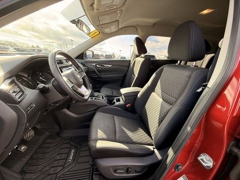 Certified 2017 Nissan Rogue SV image 12