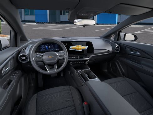 New 2026 Chevrolet Equinox EV LT image 15