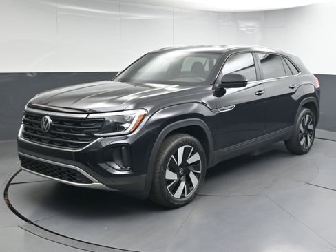 Used 2024 Volkswagen Atlas Cross Sport SE image 4