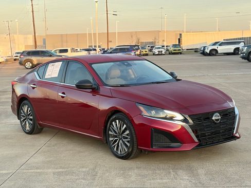 Certified 2024 Nissan Altima 2.5 SV image 5