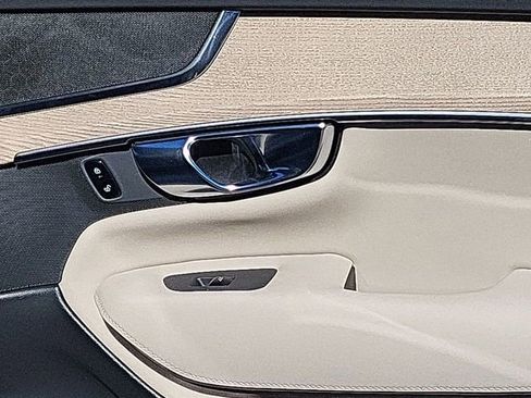 New 2025 Volvo EX90 Ultra image 18