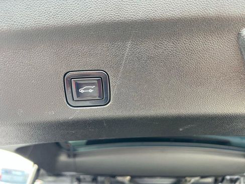 Used 2022 Chevrolet Tahoe RST w/ Luxury Package image 27