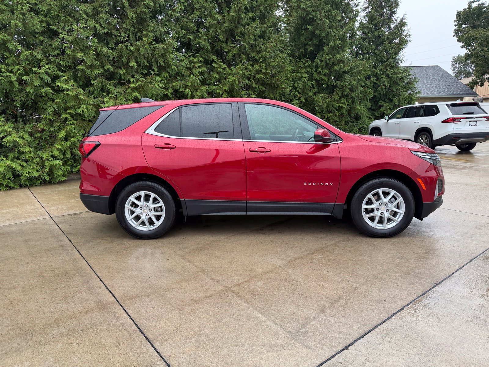 Used 2024 Chevrolet Equinox LT FWD image 31