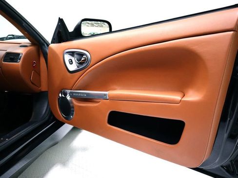 Used 2003 Aston Martin Vanquish RWD image 36