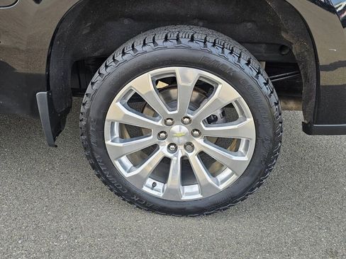 Used 2019 Chevrolet Silverado 1500 High Country w/ Technology Package AWD/4WD image 11