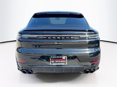 Used 2025 Porsche Cayenne Turbo image 19