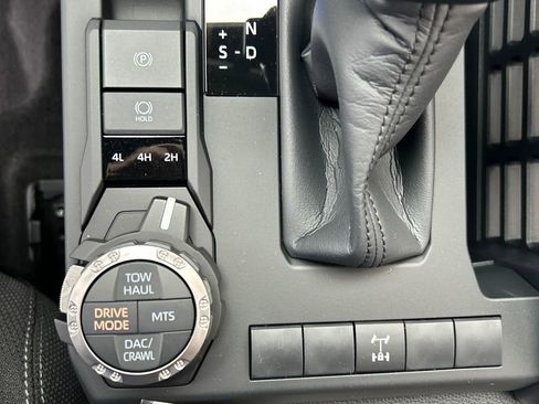 New 2026 Toyota 4Runner TRD Off-Road Premium AWD/4WD image 15