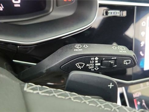 Used 2025 Audi Q8 Prestige w/ Prestige Package image 42