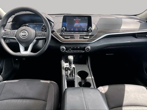 Certified 2025 Nissan Altima 2.5 SV FWD image 15