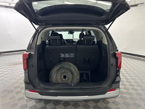 Used 2025 Kia Carnival FWD image 20
