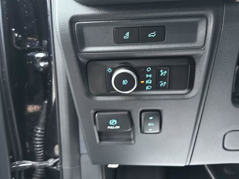 Used 2024 Ford Expedition Limited image 28