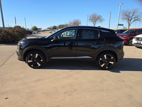 New 2026 Nissan Kicks SR FWD image 6
