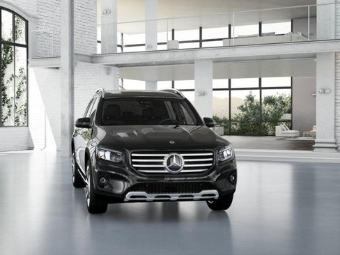 Certified 2025 Mercedes-Benz GLB 250 image 8