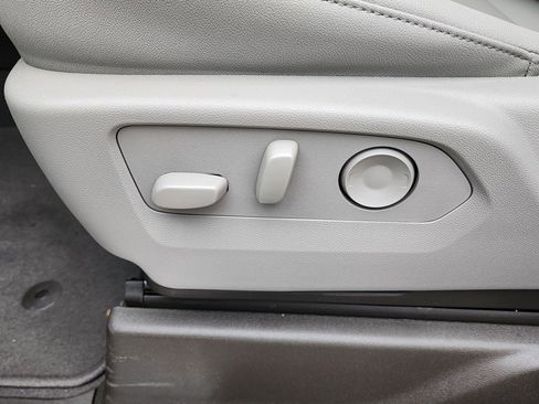 New 2026 GMC Sierra 1500 SLT image 19