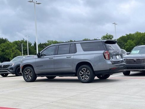 Used 2022 Chevrolet Suburban Z71 AWD/4WD image 4