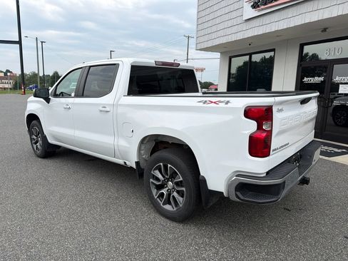 Used 2023 Chevrolet Silverado 1500 LT AWD/4WD image 7