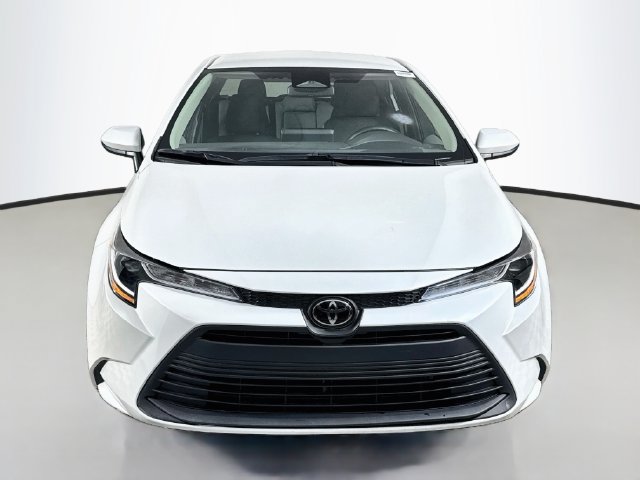 Used 2025 Toyota Corolla LE FWD image 2