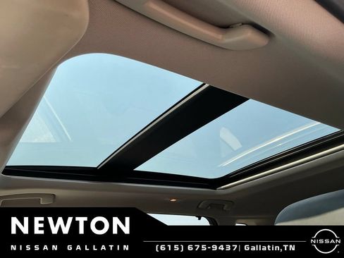 Used 2021 Nissan Rogue Platinum FWD image 7