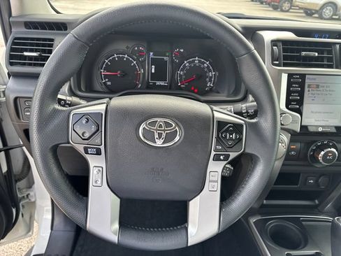 Used 2021 Toyota 4Runner SR5 Premium w/ Moonroof Package RWD image 17
