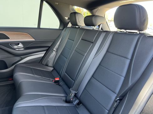 Certified 2025 Mercedes-Benz GLE 450 4MATIC image 32
