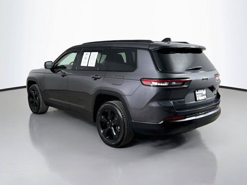 Used 2023 Jeep Grand Cherokee L Limited w/ Black Appearance Package AWD/4WD image 11