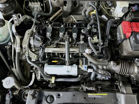 Used 2024 Nissan Kicks SR image 30