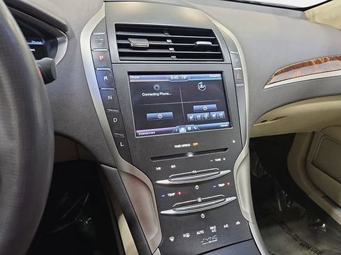Used 2014 Lincoln MKZ Hybrid FWD image 19