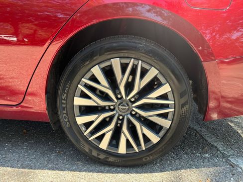 Used 2025 Nissan Altima 2.5 SV FWD image 30