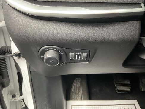 Used 2024 Jeep Compass Latitude AWD/4WD image 13